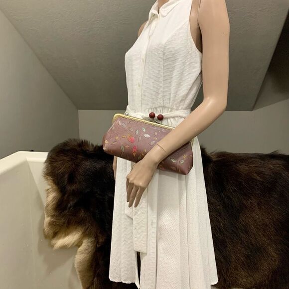 Handsewn Genuine Leather Wooden Ball Kisslock Clutch/Shoulder Bag/Crossbody - Picture 5 of 16